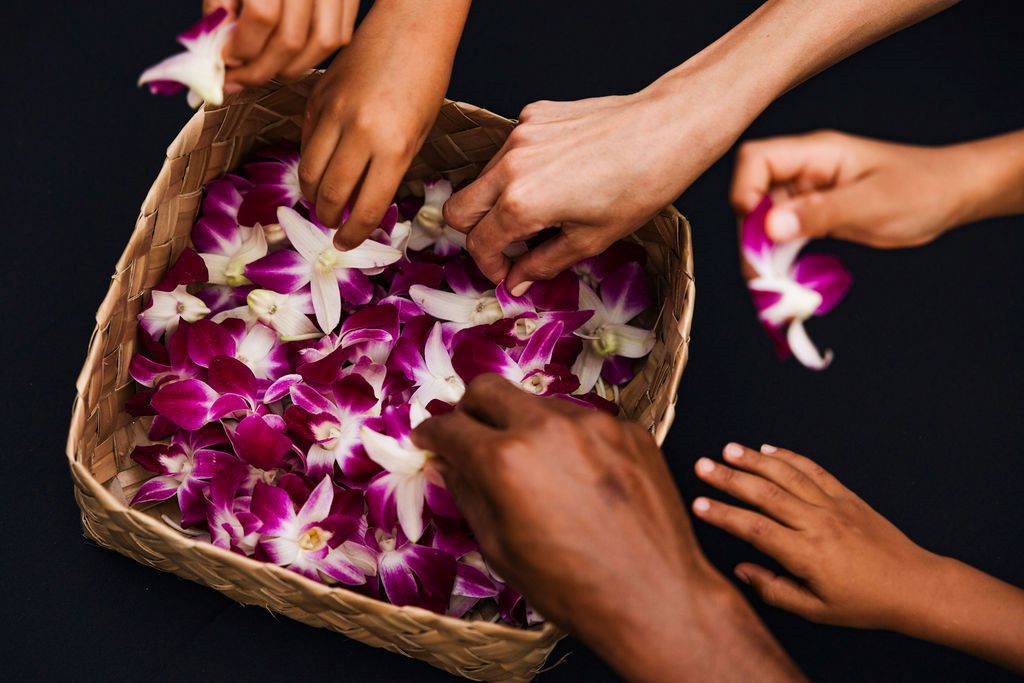 lei making