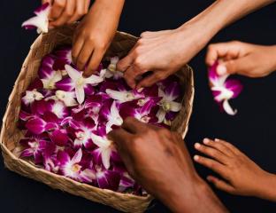 lei making